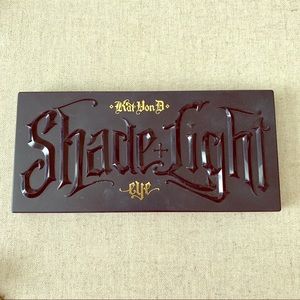 Kat Von D shade light eye shadow pallet